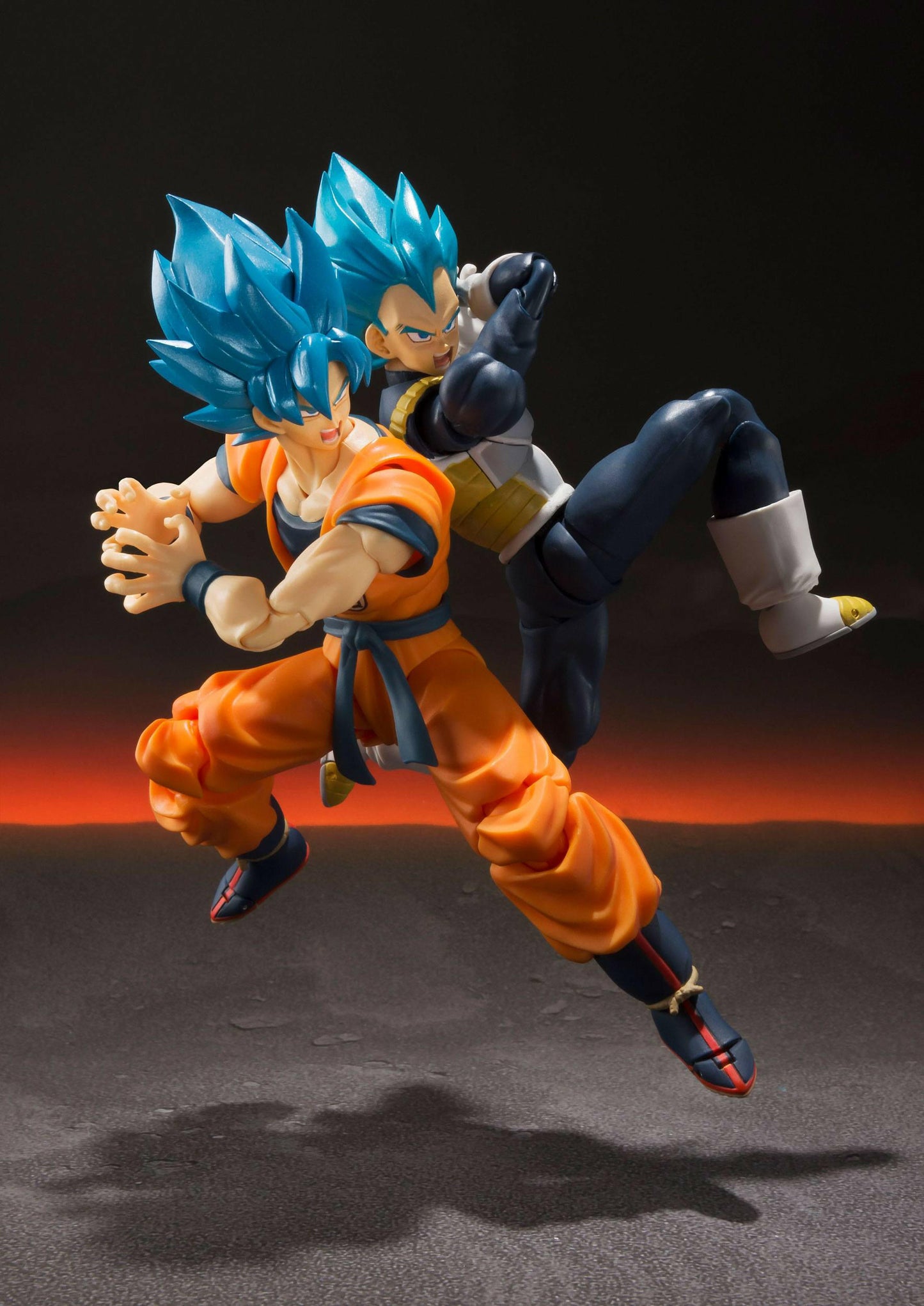 Pre-Order! S.H. Figuarts Dragon Ball Super Broly Actionfigur Super Saiyajin God Super Saiyajin Goku 14cm Tamashii Nations