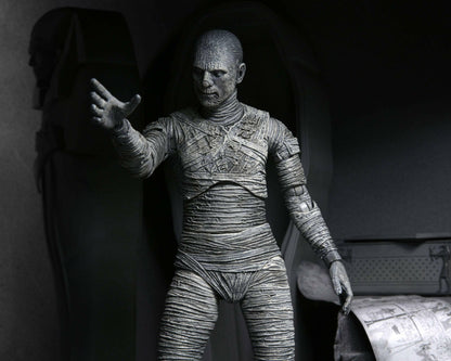 NECA Universal Monsters Actionfigur Ultimate The Mummy (Black & White) 18cm NECA