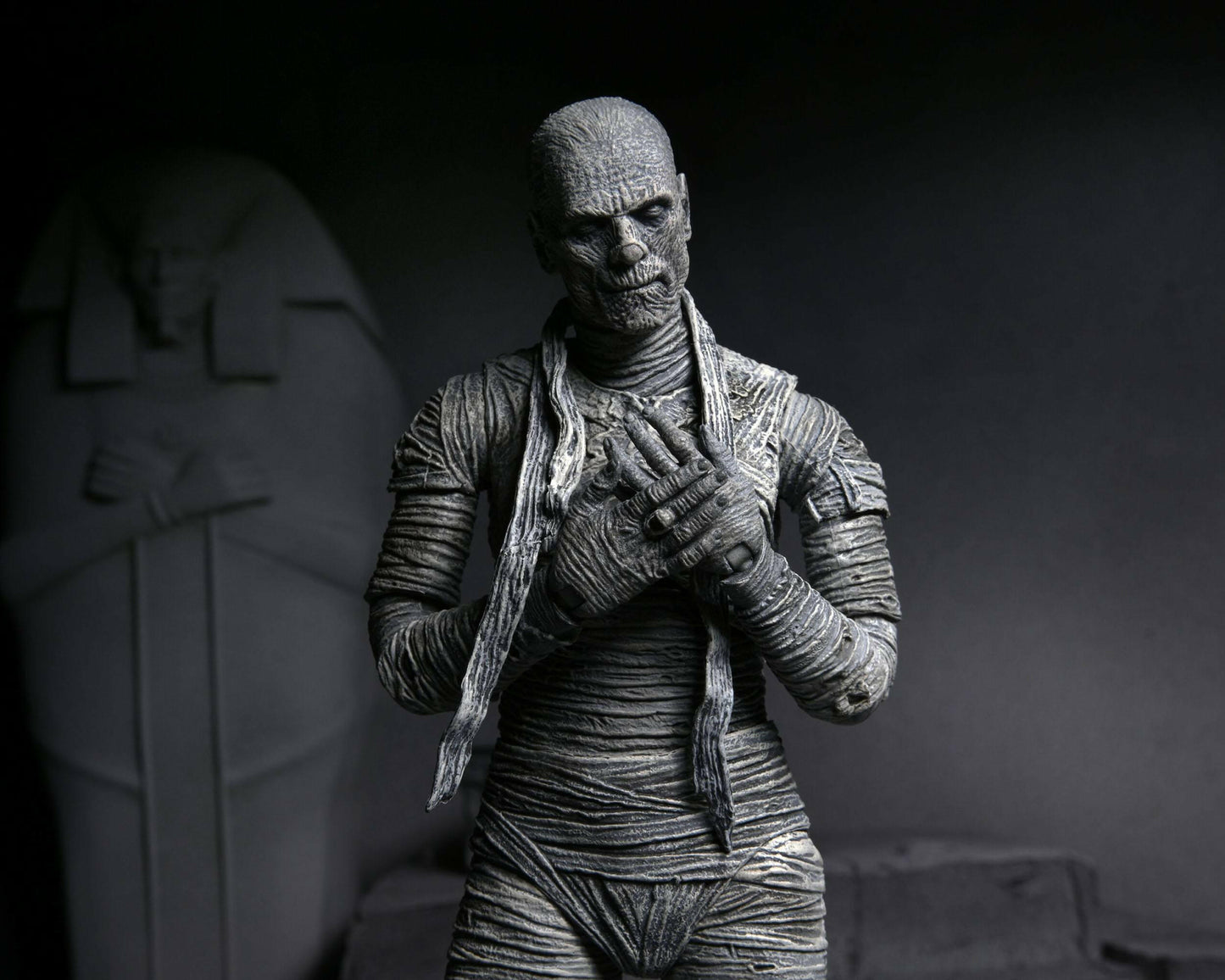 NECA Universal Monsters Actionfigur Ultimate The Mummy (Black & White) 18cm NECA