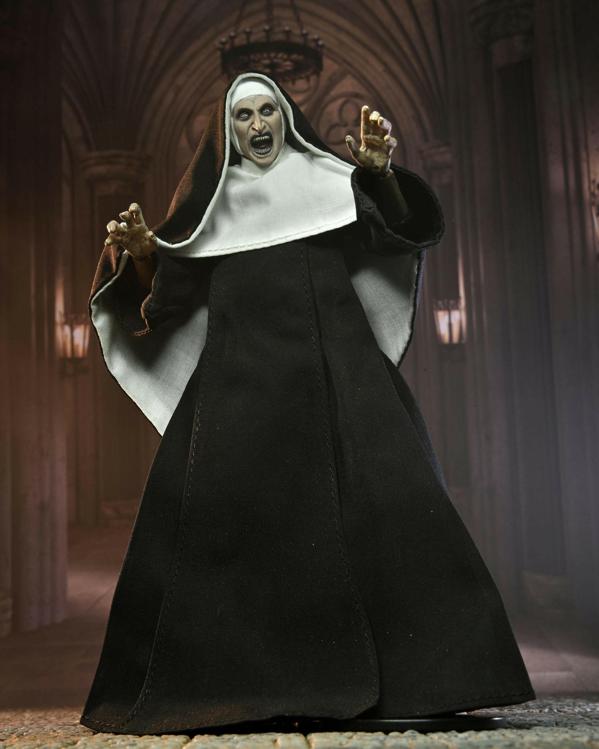 NECA The Conjuring Universe Figur Ultimate The Nun (Valak) 18cm NECA