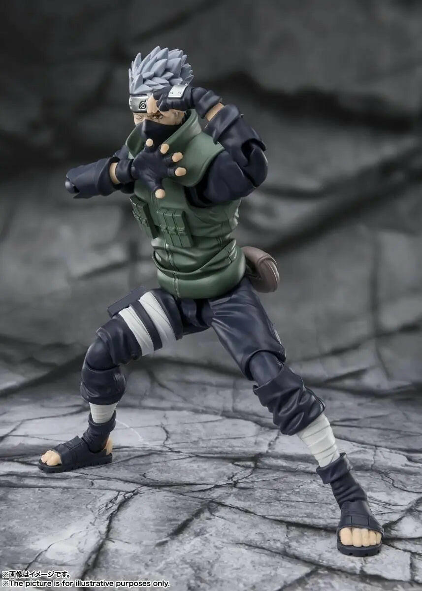 S.H. Figuarts Naruto Shippuden Kakashi Hatake The famed Sharingan Hero 16cm - Toy-Storage